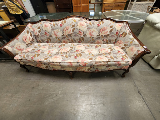 Thrift Store «Happy Valley Goodwill Retail Store & Donation Center», reviews and photos, 1565 W Happy Valley Rd, Phoenix, AZ 85085, USA