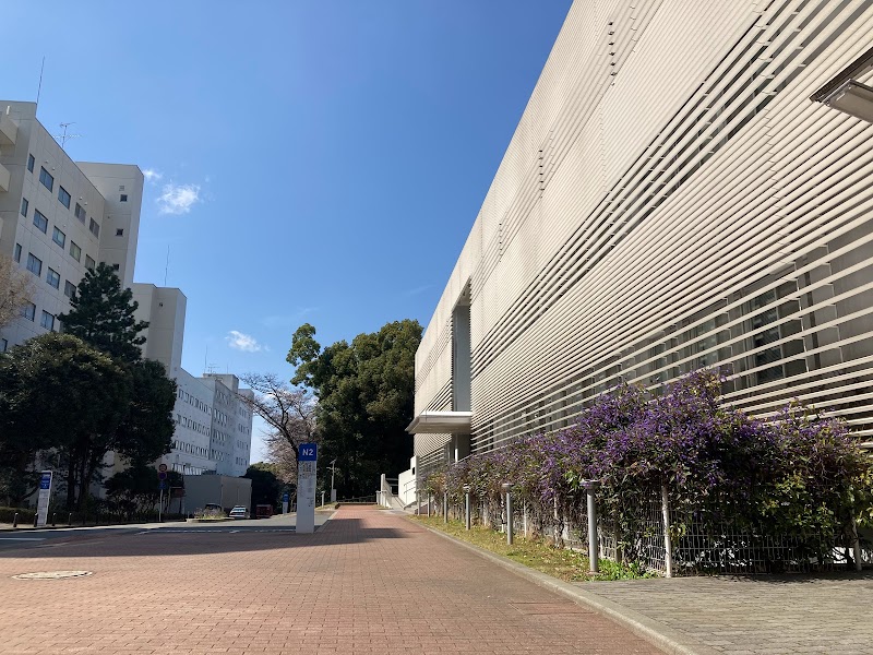横浜国立大学 電子情報工学棟(N6-2)