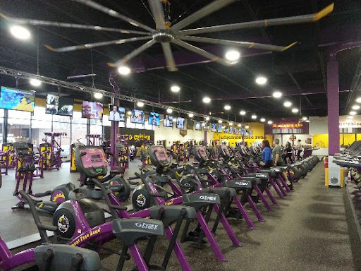 Gym «Planet Fitness», reviews and photos, 5129 W Belmont Ave, Chicago, IL 60641, USA