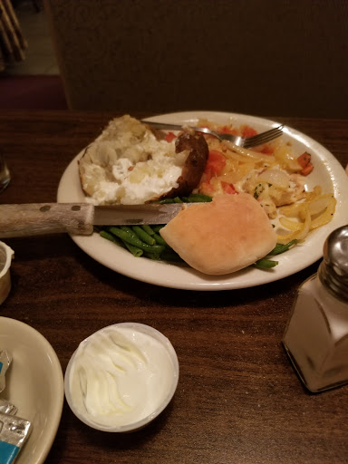 American Restaurant «The Brass Lantern Restaurant and Lounge», reviews and photos, 79 Chestnut Hill Rd, Crossville, TN 38555, USA