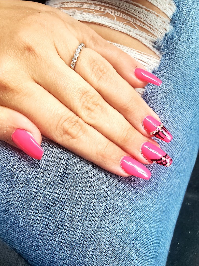 L V Nails