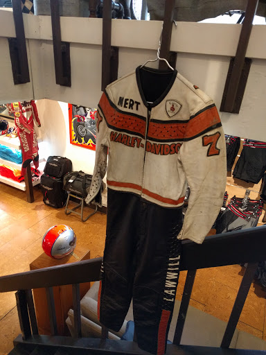 Clothing Store «Troy Lee Designs», reviews and photos, 380 Glenneyre St, Laguna Beach, CA 92651, USA