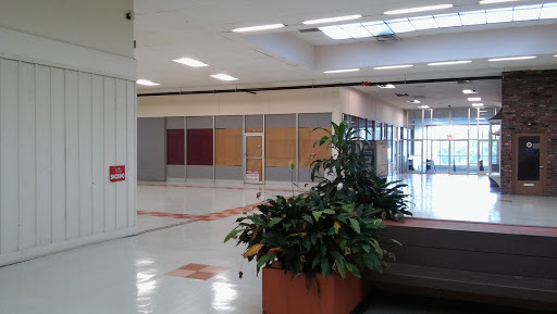 Shopping Mall «Innsbruck Mall», reviews and photos, 85 Tunnel Rd #40, Asheville, NC 28805, USA