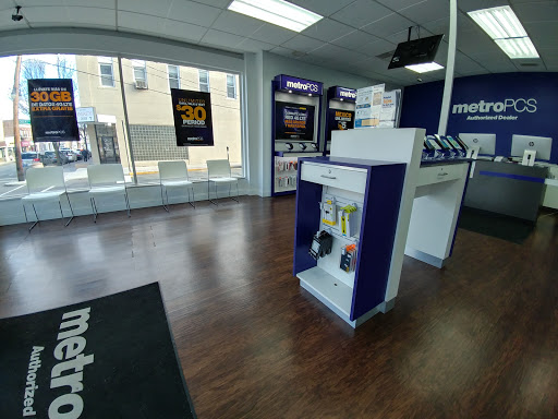 Cell Phone Store «MetroPCS Authorized Dealer», reviews and photos, 56 Main St, South River, NJ 08882, USA