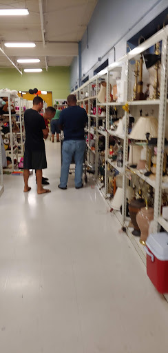 Thrift Store «Goodwill - Bloomington», reviews and photos, 7845 Lyndale Ave S, Bloomington, MN 55420, USA