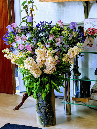 Reviews of Setting The Scene With flowers in York - Florist