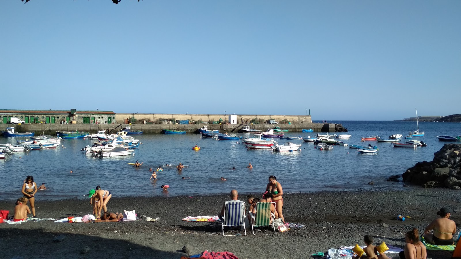 Foto di Playa del Pozo con una costa spaziosa