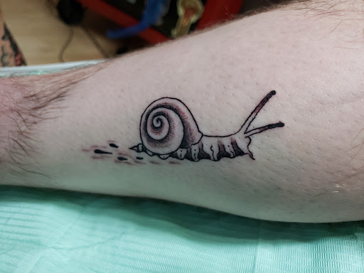 Tattoo Shop «Dragon Lily Tattoo», reviews and photos, 3380 E Main Rd, Portsmouth, RI 02871, USA