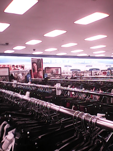 Clothing Store «Ross Dress for Less», reviews and photos, 3425 E Foothill Blvd, Pasadena, CA 91107, USA
