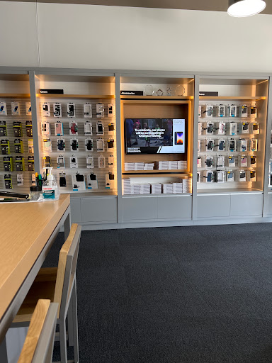 Cell Phone Store «Verizon Authorized Retailer, TCC», reviews and photos, 842 E Main St #200, Ephrata, PA 17522, USA