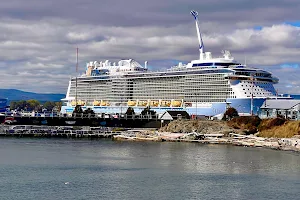 Victoria, BC Cruise Ship Dock image