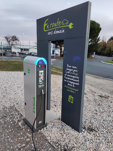 Borne de recharge de véhicules électriques Lidl Charging Station Arès