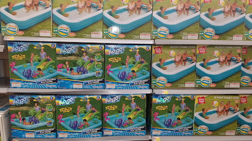 Discount Store «Walmart», reviews and photos, 910 Wolcott St, Waterbury, CT 06705, USA