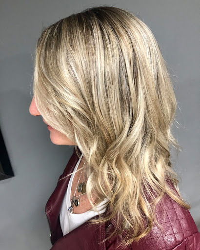 Beauty Salon «Hollywood Blonde Salon», reviews and photos, 140 N Kingshighway St, St Charles, MO 63301, USA