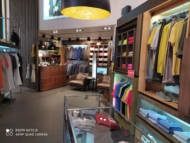 Opiniones de Adolfo Dominguez en Lima - Tienda de ropa
