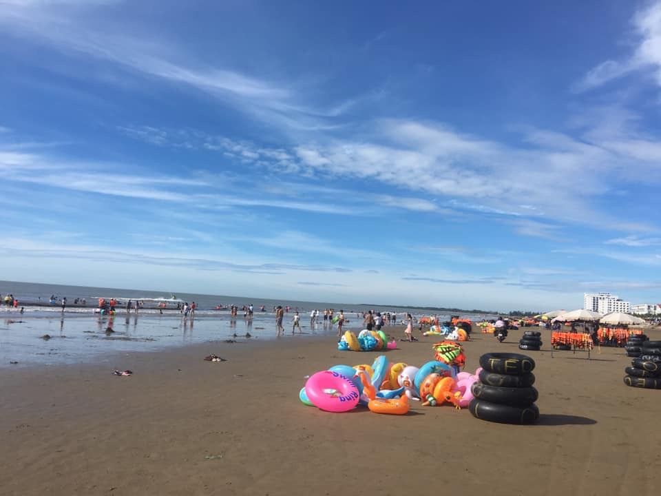 Φωτογραφία του Hoang Truong Beach με επίπεδο καθαριότητας πολύ καθαρό