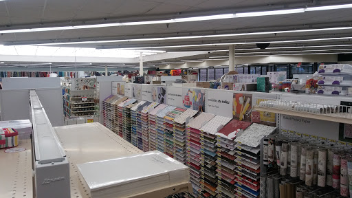 Fabric Store «Jo-Ann Fabrics and Crafts», reviews and photos, 902 W Kimberly Rd Ste 41, Davenport, IA 52806, USA