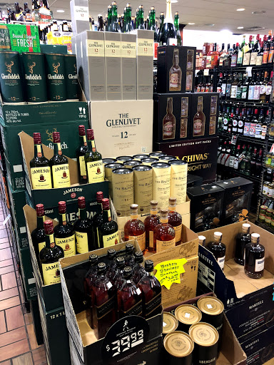 Liquor Store «Wine Palace», reviews and photos, 13971 Middlebelt Rd, Livonia, MI 48154, USA