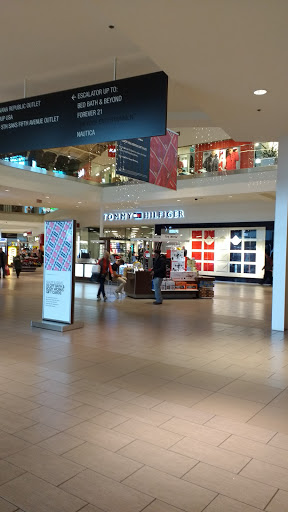 Shopping Mall «The Mills at Jersey Gardens», reviews and photos, 651 Kapkowski Rd, Elizabeth, NJ 07201, USA