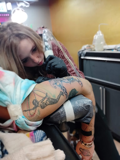 Tattoo Shop «Twisted Tattoo & Body Piercing», reviews and photos, 4168 N Elston Ave, Chicago, IL 60618, USA