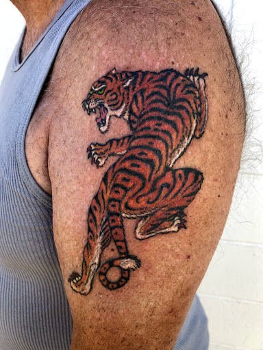 Tattoo Shop «PermaGrafix Tattoo», reviews and photos, 2217 Santiam Hwy SE, Albany, OR 97322, USA