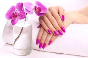 I Nails & Spa image