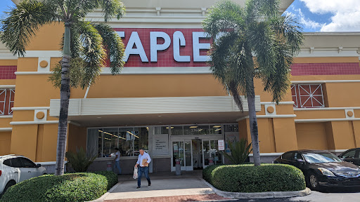Staples, 13640 N Kendall Dr, Miami, FL 33186, USA, 