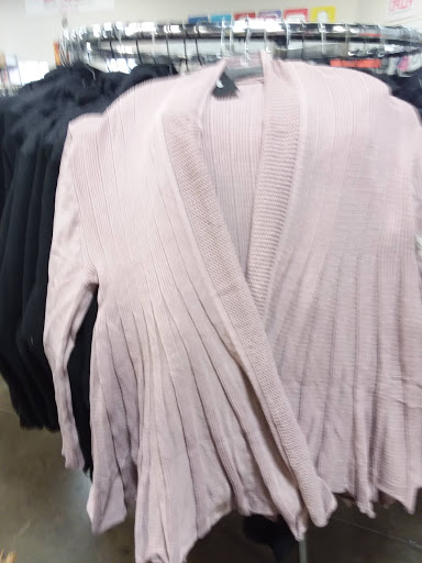 Discount Store «Discount Fashion Warehouse Gahanna», reviews and photos, 870 Science Blvd, Gahanna, OH 43230, USA