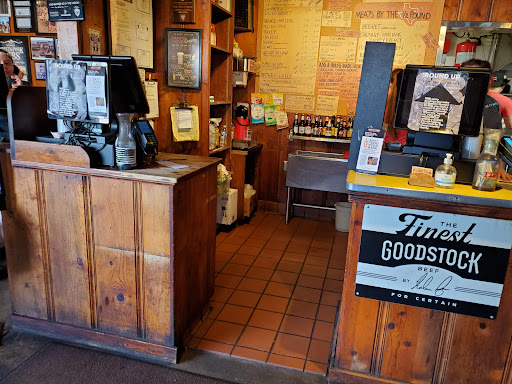Barbecue Restaurant «Stanley’s Famous Pit Bar-B-Q», reviews and photos, 525 S Beckham Ave, Tyler, TX 75702, USA