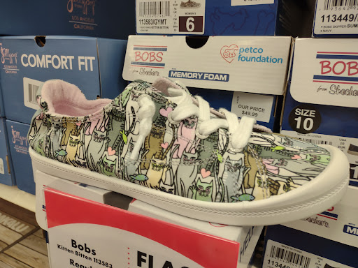 Shoe Store «Shoe Carnival», reviews and photos, 3050 Beeline Rd, Holland, MI 49424, USA