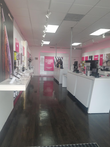 Cell Phone Store «T-Mobile», reviews and photos, 524 Pacific Coast Hwy, Hermosa Beach, CA 90254, USA