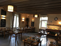 Atmosphère du Restaurant français Auberge des Côteaux à Cravant-les-Côteaux - n°9