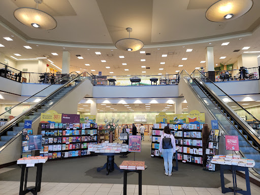 Book Store «Barnes & Noble Booksellers Ventura», reviews and photos, 4820 Telephone Rd, Ventura, CA 93003, USA