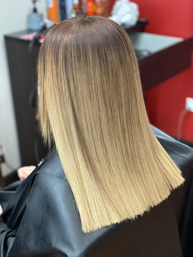 Beauty Salon «Le Rouge Beauty Salon», reviews and photos, 6805 Ogden Ave, Berwyn, IL 60402, USA