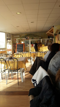 Atmosphère du Restaurant français Restaurant LA CAMARGUE à Bas-en-Basset - n°6