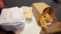 Plats et boissons du Restaurant de hamburgers L'Artisan du Burger à Paris - n°2