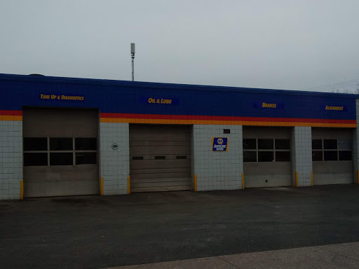 Auto Repair Shop «Farm Car Care Center», reviews and photos, 11 Windermere Ave, Vernon, CT 06066, USA