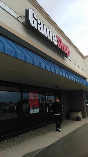 GameStop, 3035 White Bear Ave, Maplewood, MN 55109, USA, 