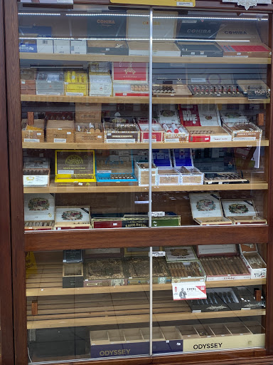 Tobacco Shop «Franklin Smoke Shop», reviews and photos, 24 East Central Street, Franklin, MA 02038, USA