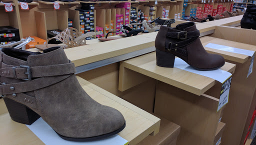 Shoe Store «Shoe Dept.», reviews and photos, 1702 1st Ave E, Newton, IA 50208, USA