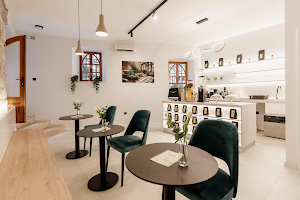 Tinel Specialty Coffee Shop image