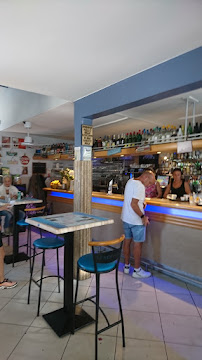 Atmosphère du Restaurant Le New Port à Colombiers - n°11