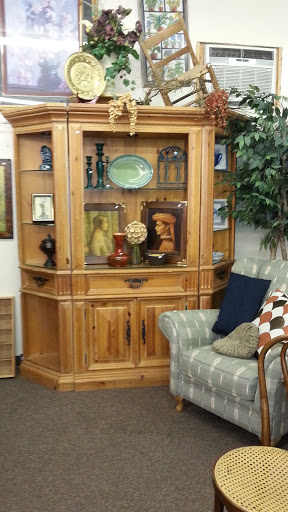 Thrift Store «Topeka Rescue Mission Thrift Store», reviews and photos, 1312 N Kansas Ave, Topeka, KS 66608, USA