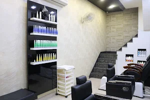 Mircos Beauty Studio & Institute (Best Beauty Salon & Institute in Lohian Khas) image