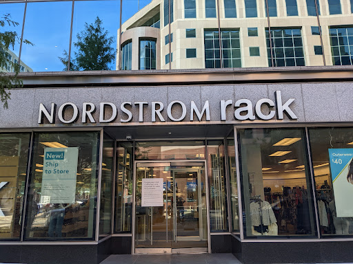 Department Store «Nordstrom Rack Downtown DC», reviews and photos, 1800 L St NW, Washington, DC 20036, USA