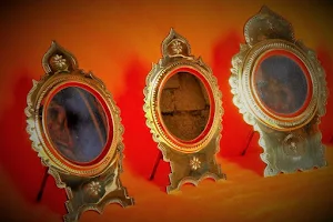 Original Aranmulakannadi- The real Traditional Metal Mirror image