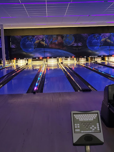 Bowling Supply Shop «May City Bowl», reviews and photos, 1648 Trent St SW, Cedar Rapids, IA 52404, USA