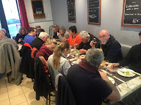 Atmosphère du Restaurant Le Café des Collines à Saint-Uze - n°1