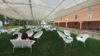 Restaurante  Entre Máquinas  by La Fábrica del C - Barrio Puente Rio, 8, 34338 Abarca de Campos, Palencia, Spain