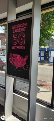Cell Phone Store «T-Mobile», reviews and photos, 94 S Washington Ave, Bergenfield, NJ 07621, USA
